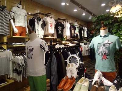 夏季T恤時(shí)尚搭配攻略大放送_夏季 T恤 男裝_搭配 穿著 潮流 時(shí)尚_零售_大竹博豪服飾連鎖